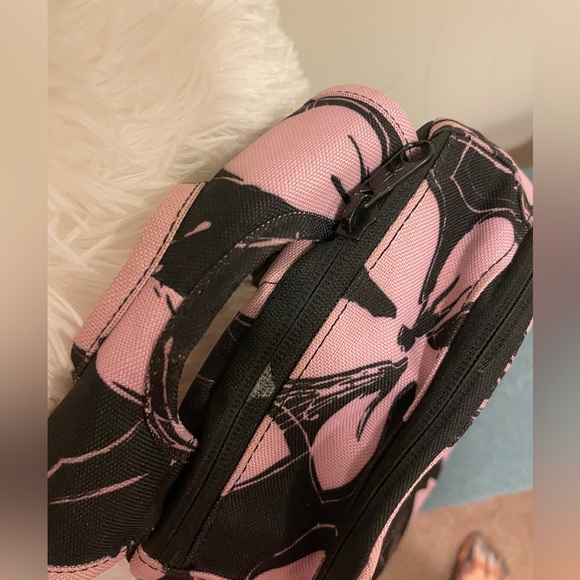 Dakine black and pink small backpack perfect for short hike - Picture 5 of 9